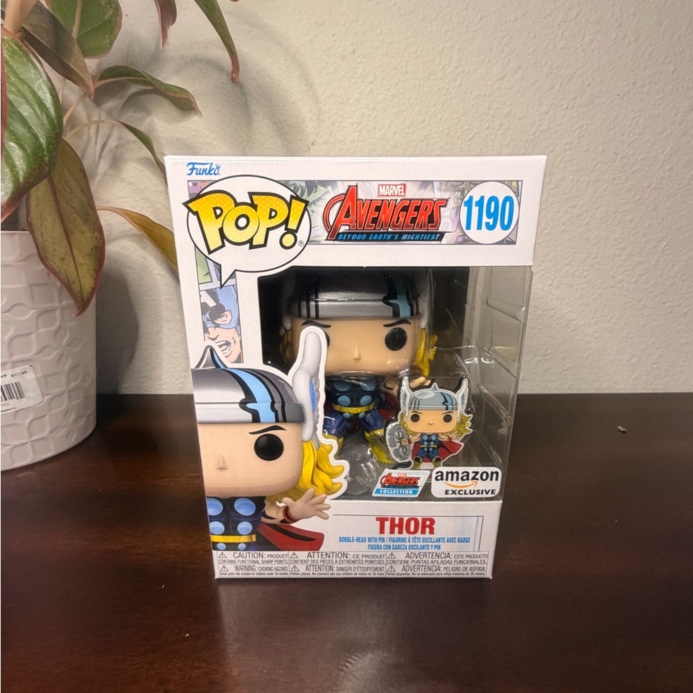 BOX DAMAGED Funko Pop! & Pin: The Avengers: - 60th Anniversary, Thor, Exclusive